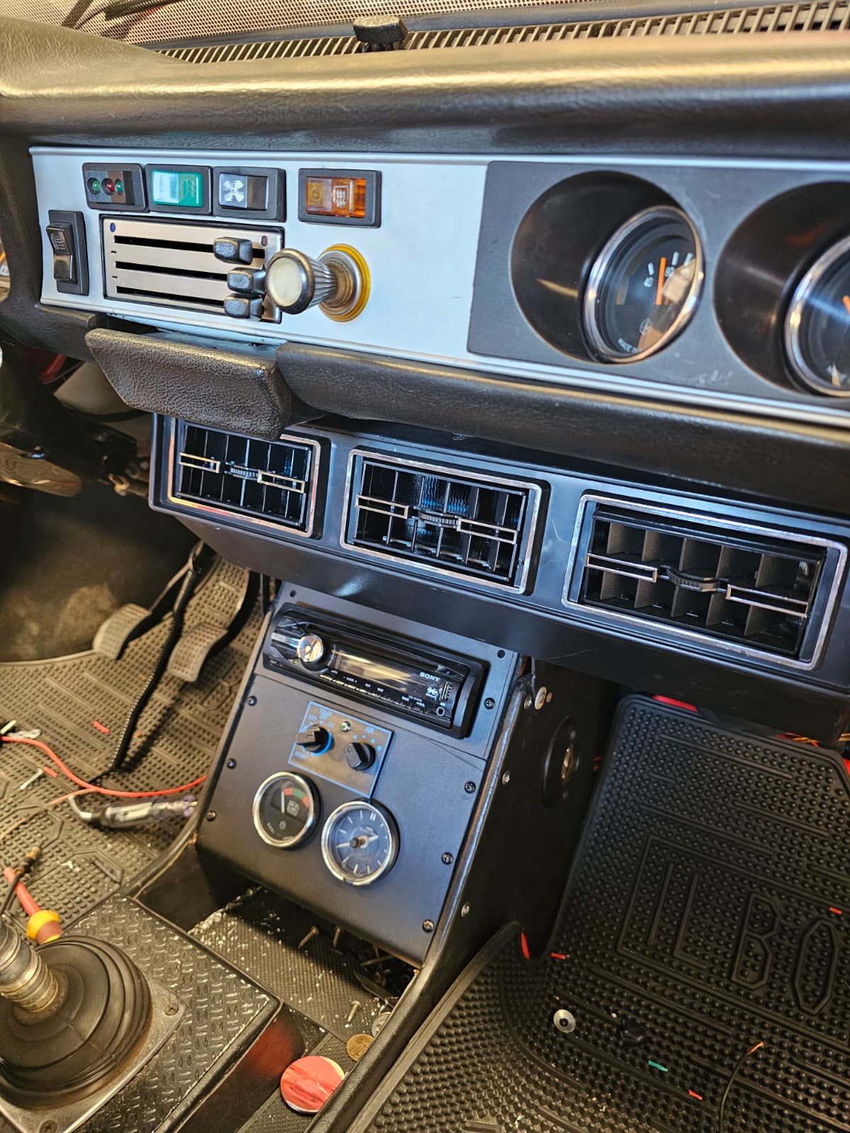 Sistem aer conditionat tractor / combina cu functie racire/incalzire 5.5kw 12V fulie trapez