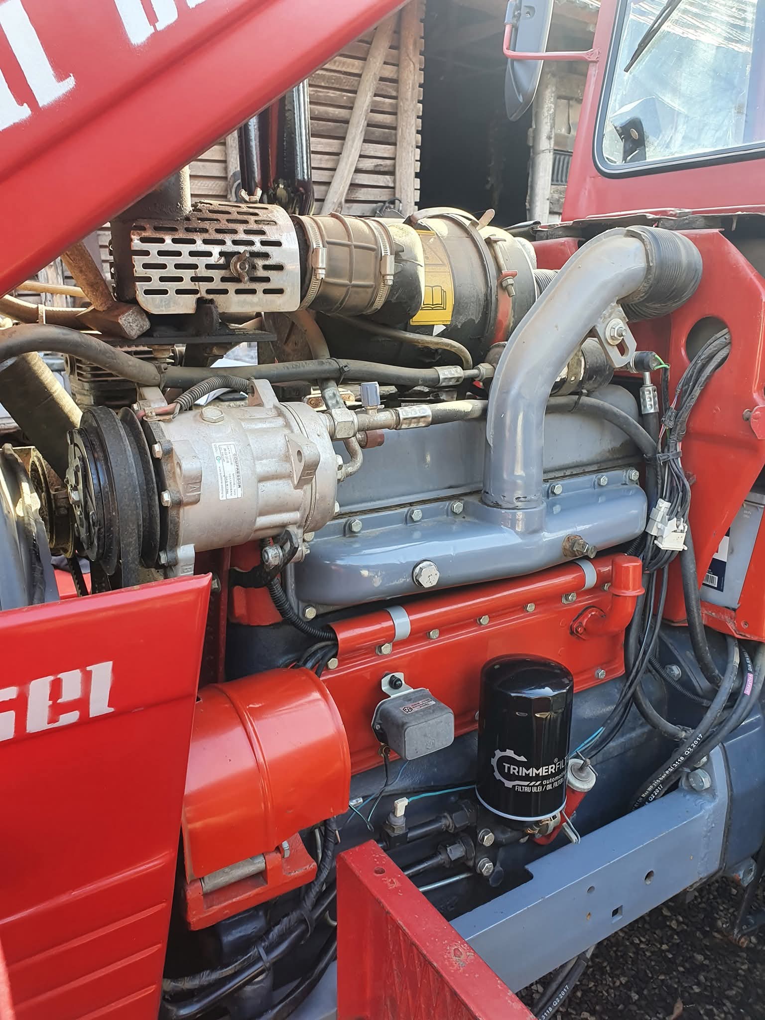 Sistem aer conditionat tractor U650 cu functie racire/incalzire 5.5kw 12V fulie trapez