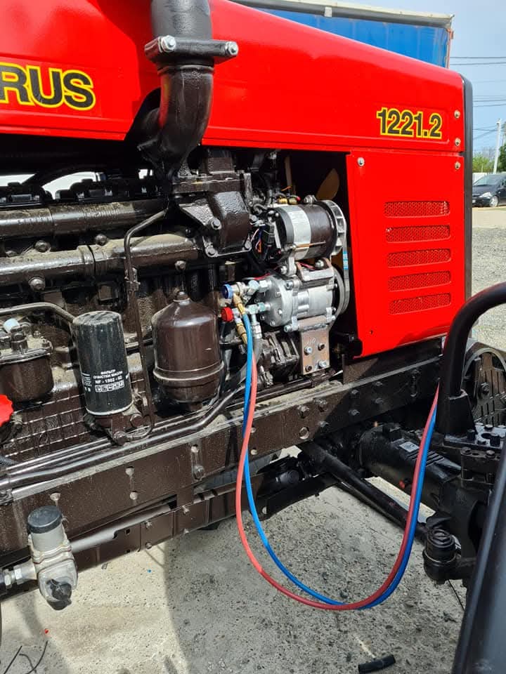 Sistem aer conditionat tractor Belarus cu functie racire/incalzire 5.5kw 12V fulie trapez